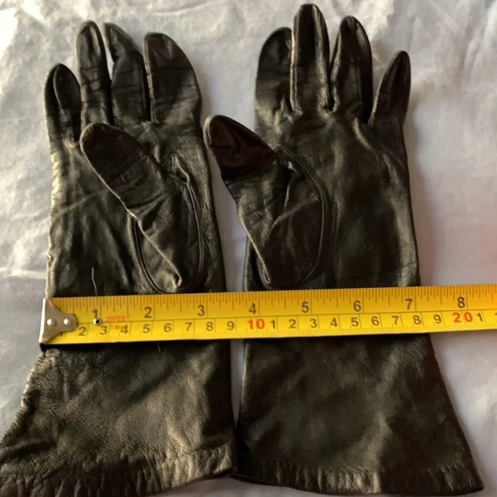 Miss Aris Leather Gloves Pre Owned 7 small